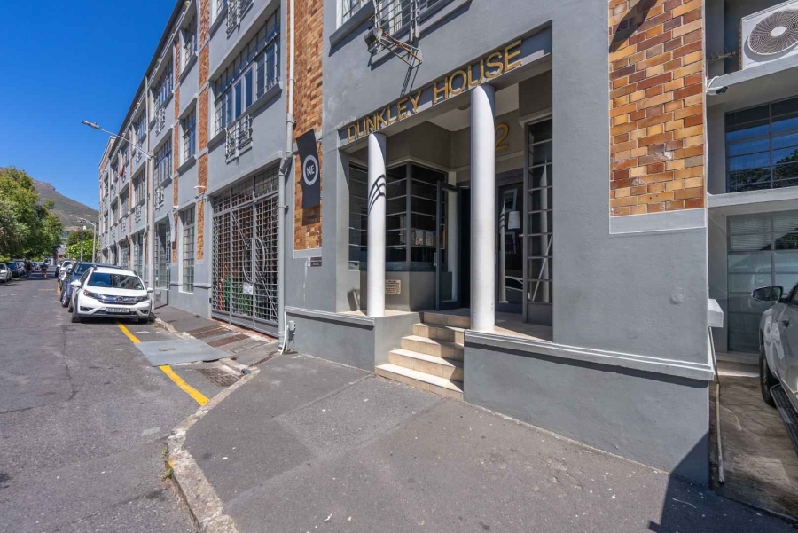 1 Bedroom Property for Sale in Gardens Western Cape